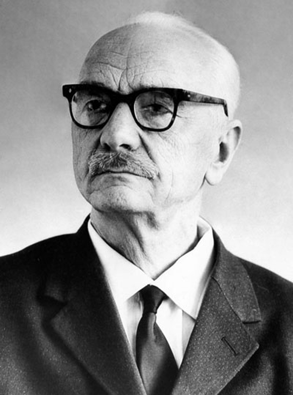 Виктор Валентинович Новожилов (1892 — 1970) Советский экономист и математик.